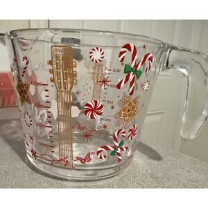 NEW Dolly Parton DG Glass 2 Cup Measuring Cup Christmas Candy Cane Guitar Ginger